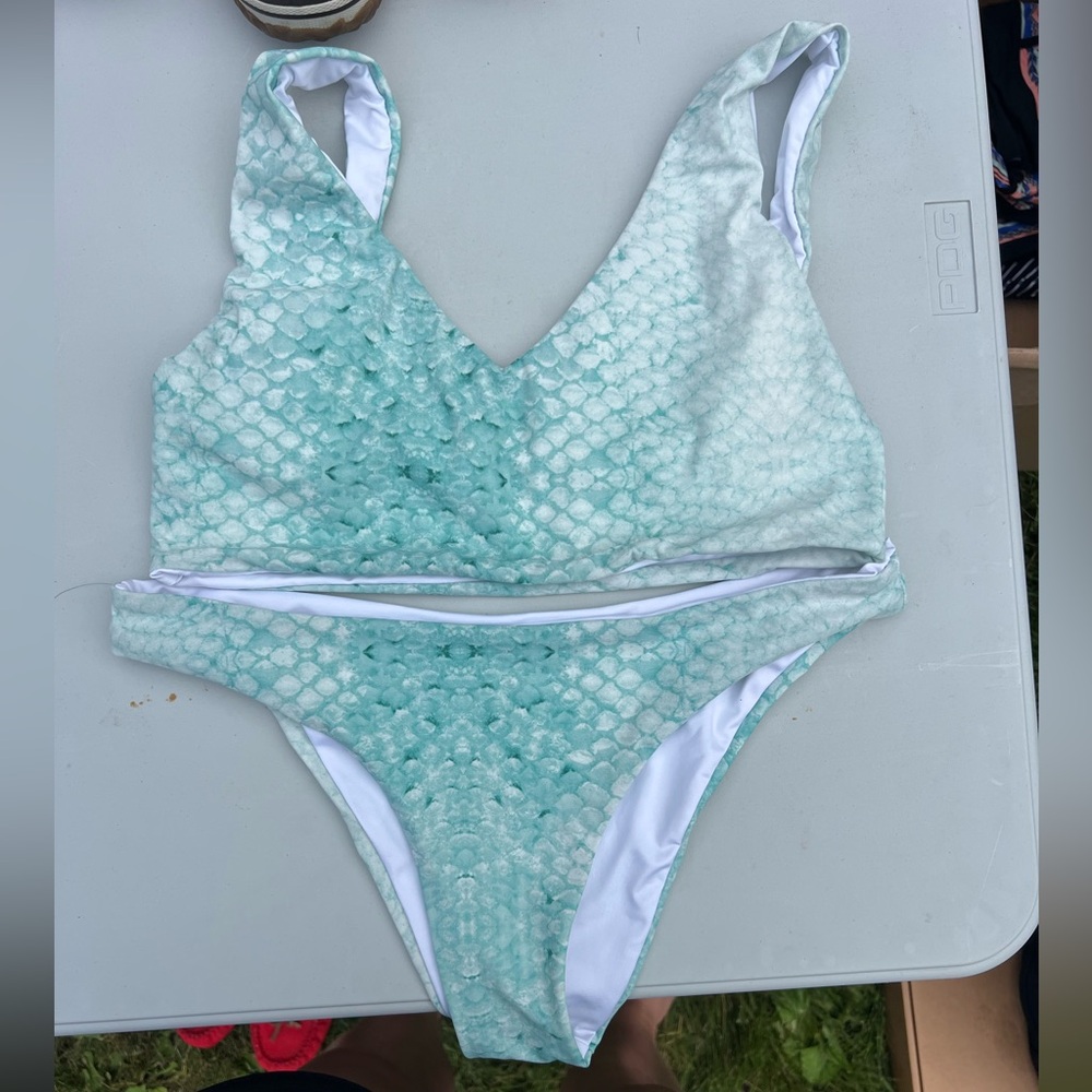 Reel Skipper Mint Green Textured Bikini Set